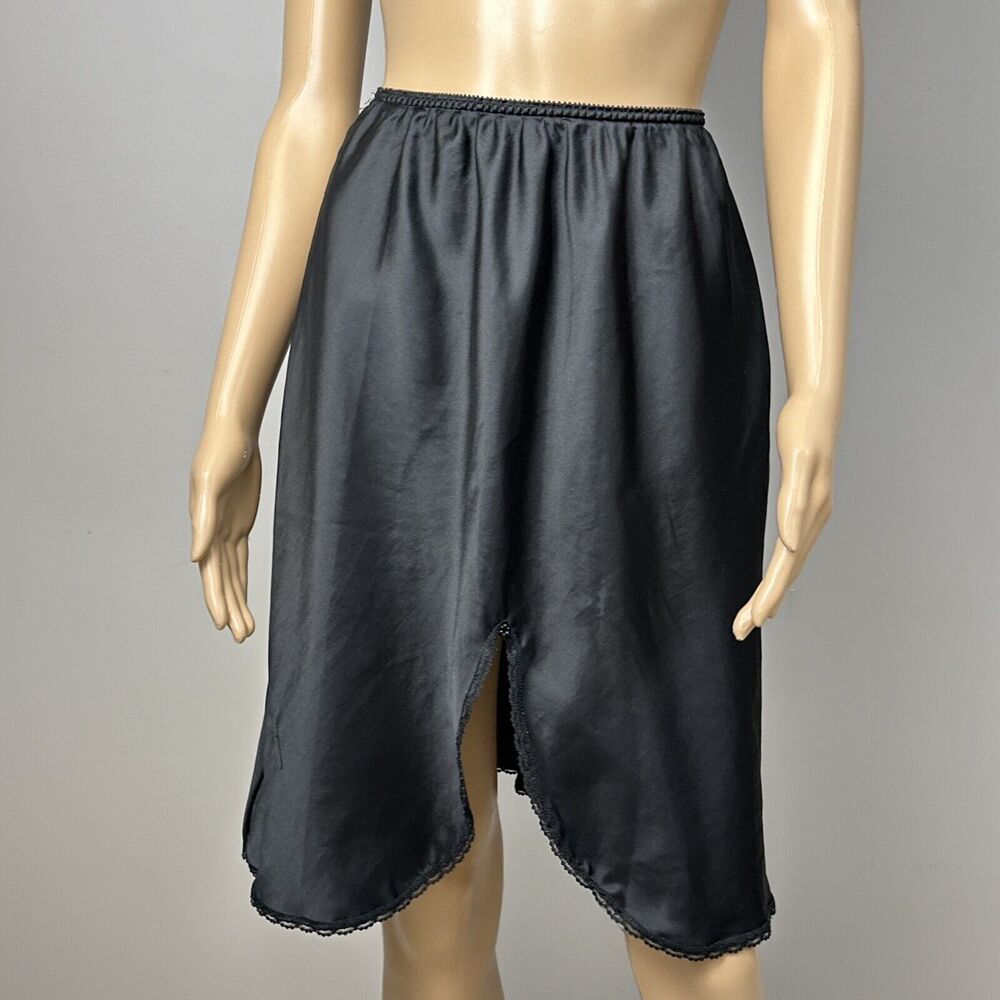 Vintage Warner’s Perfect Measure Half Slip Black Satin Size Medium 55317 Slit